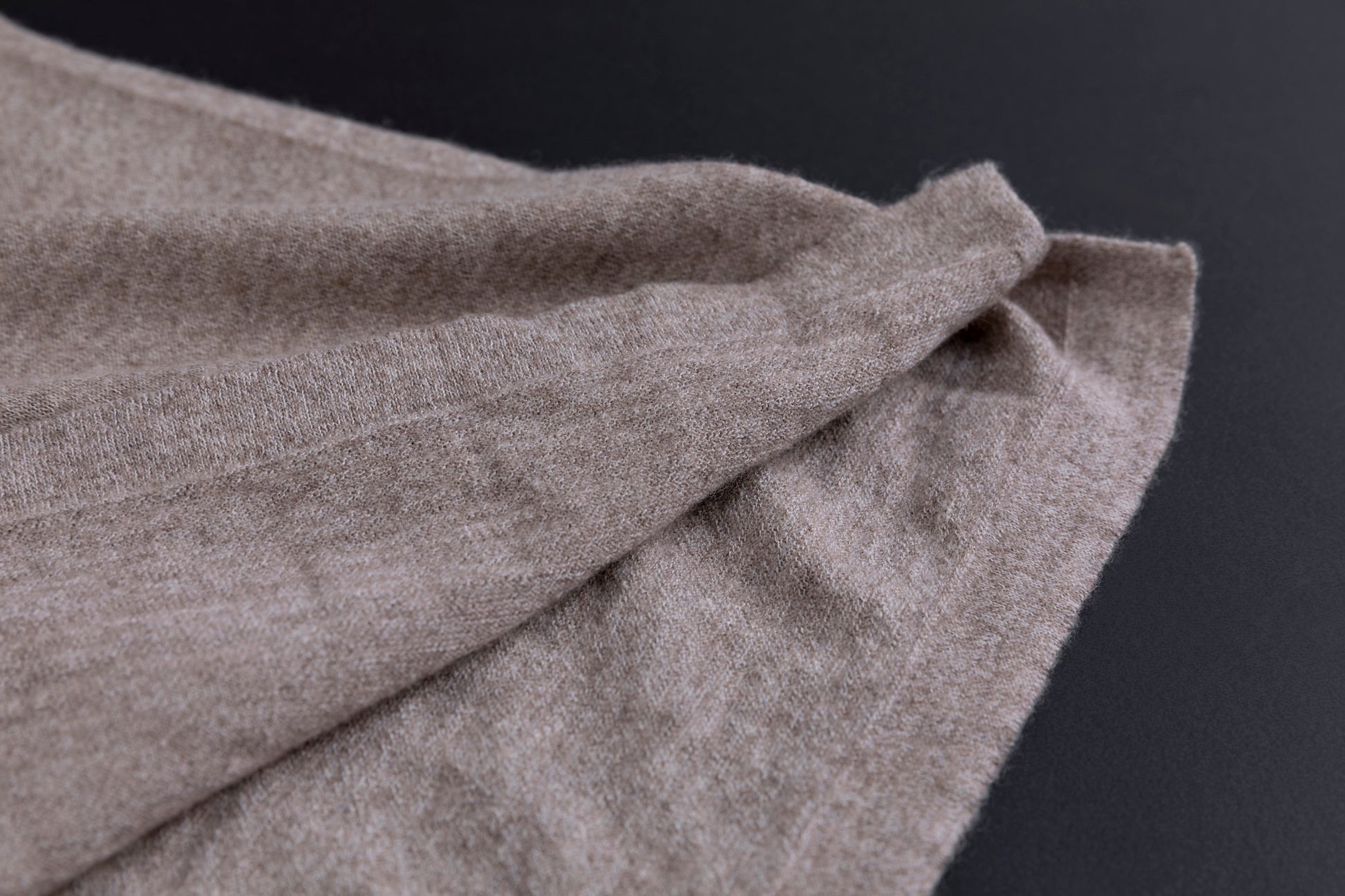 Cashmere V-neck T-shirt / White (01)