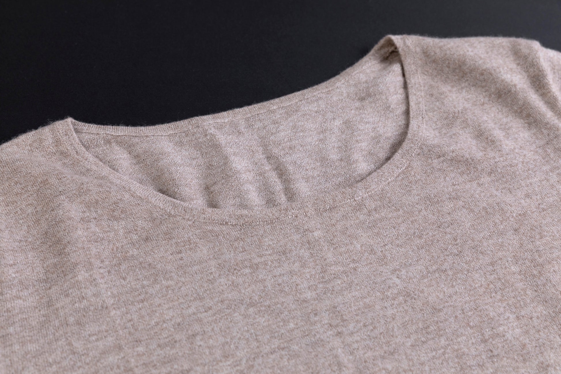 Cashmere V-neck T-shirt / White (01)