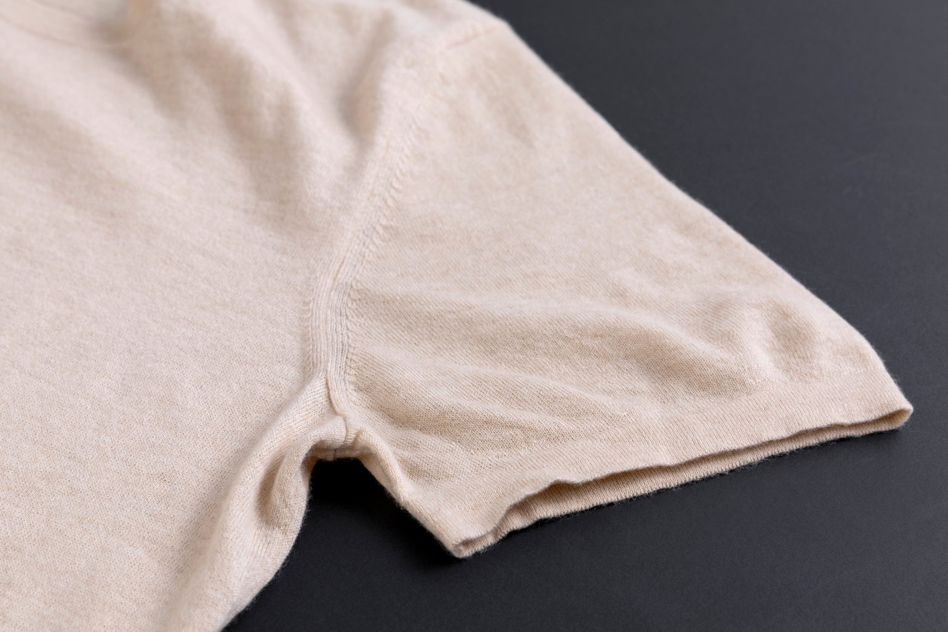 Cashmere V-neck T-shirt / White (01)