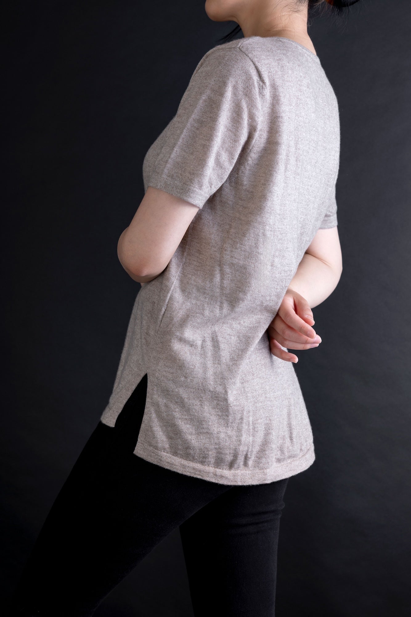 Cashmere V-neck T-shirt / White (01)