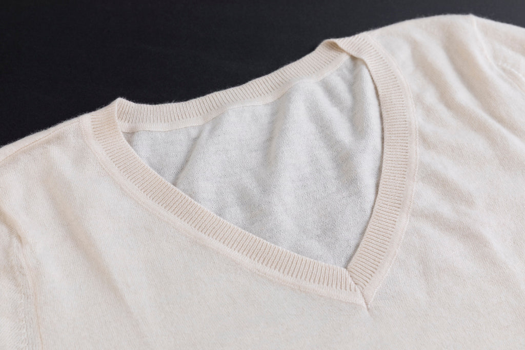 カシミヤ Vネック フィット Tシャツ / ホワイト