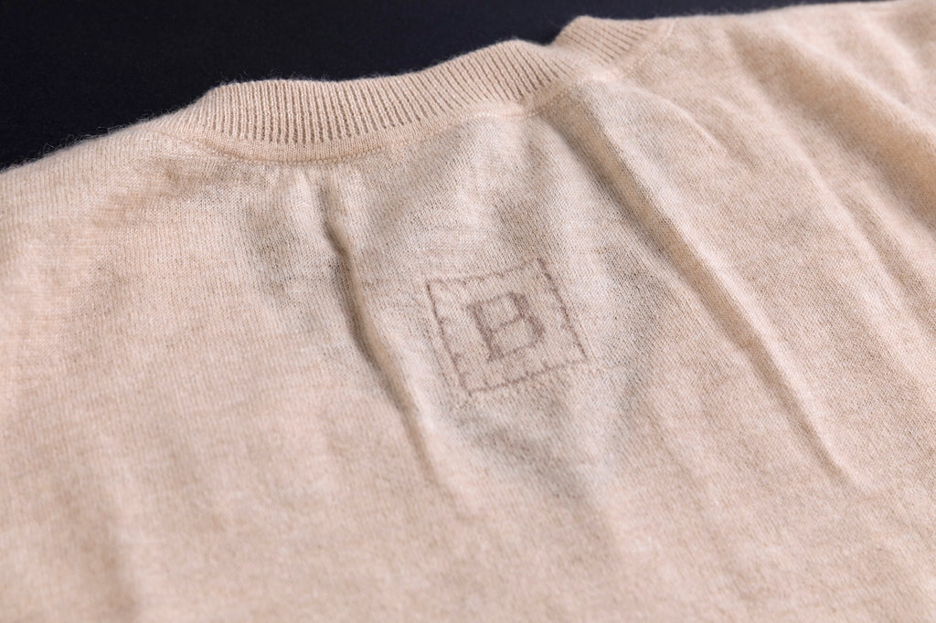 カシミヤ Vネック Tシャツ / ホワイトベージュ