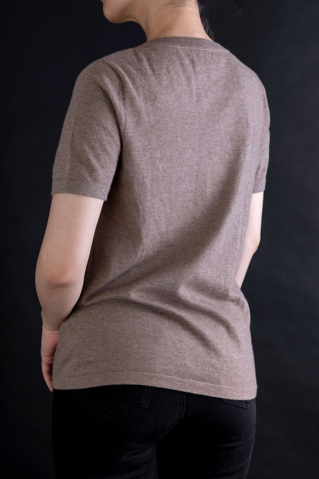 カシミヤ Vネック フィットTシャツ / ブラウン